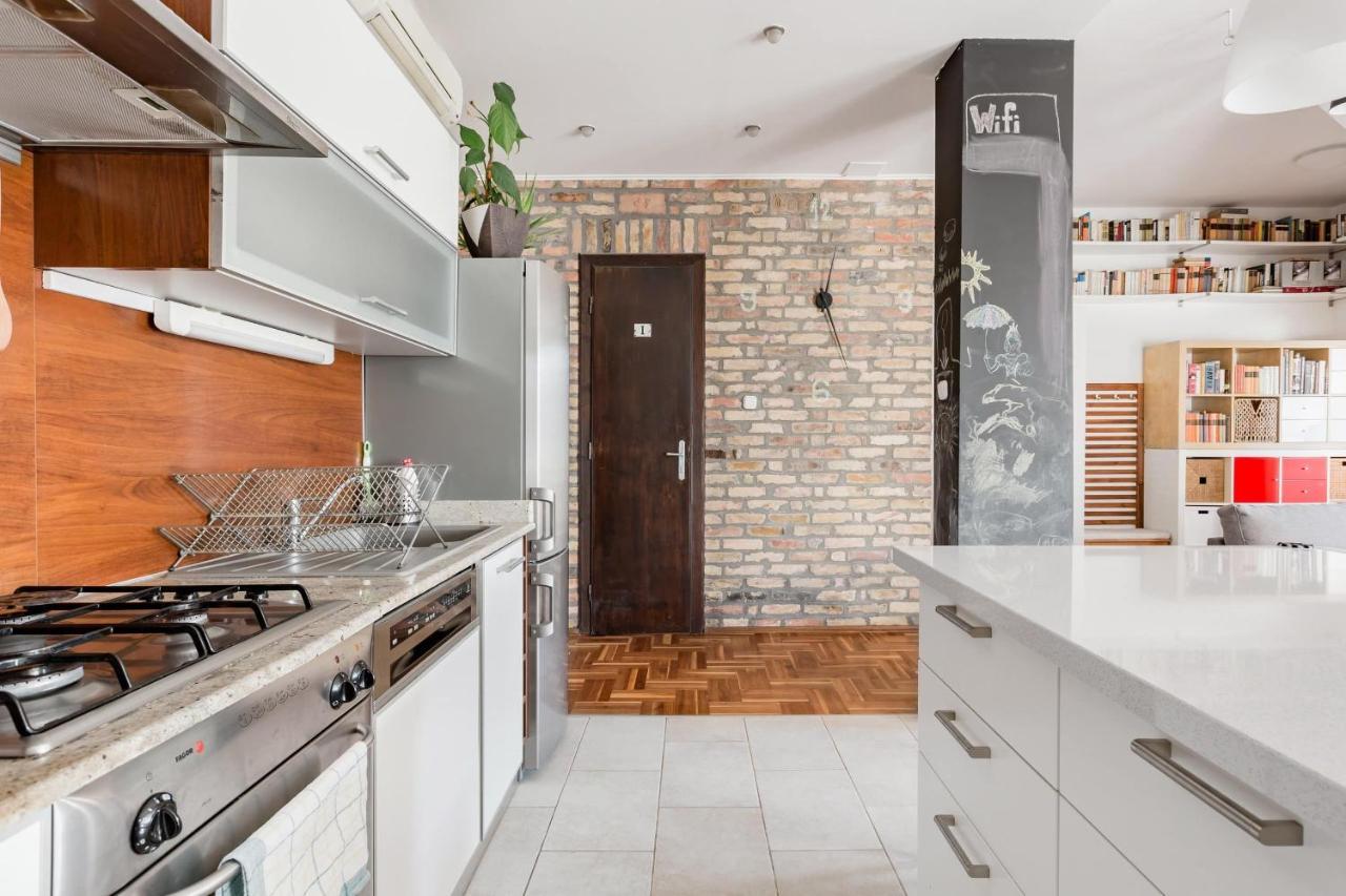 Relax Into Loft Living At A Light-Filled City Escape Budapeşte Dış mekan fotoğraf