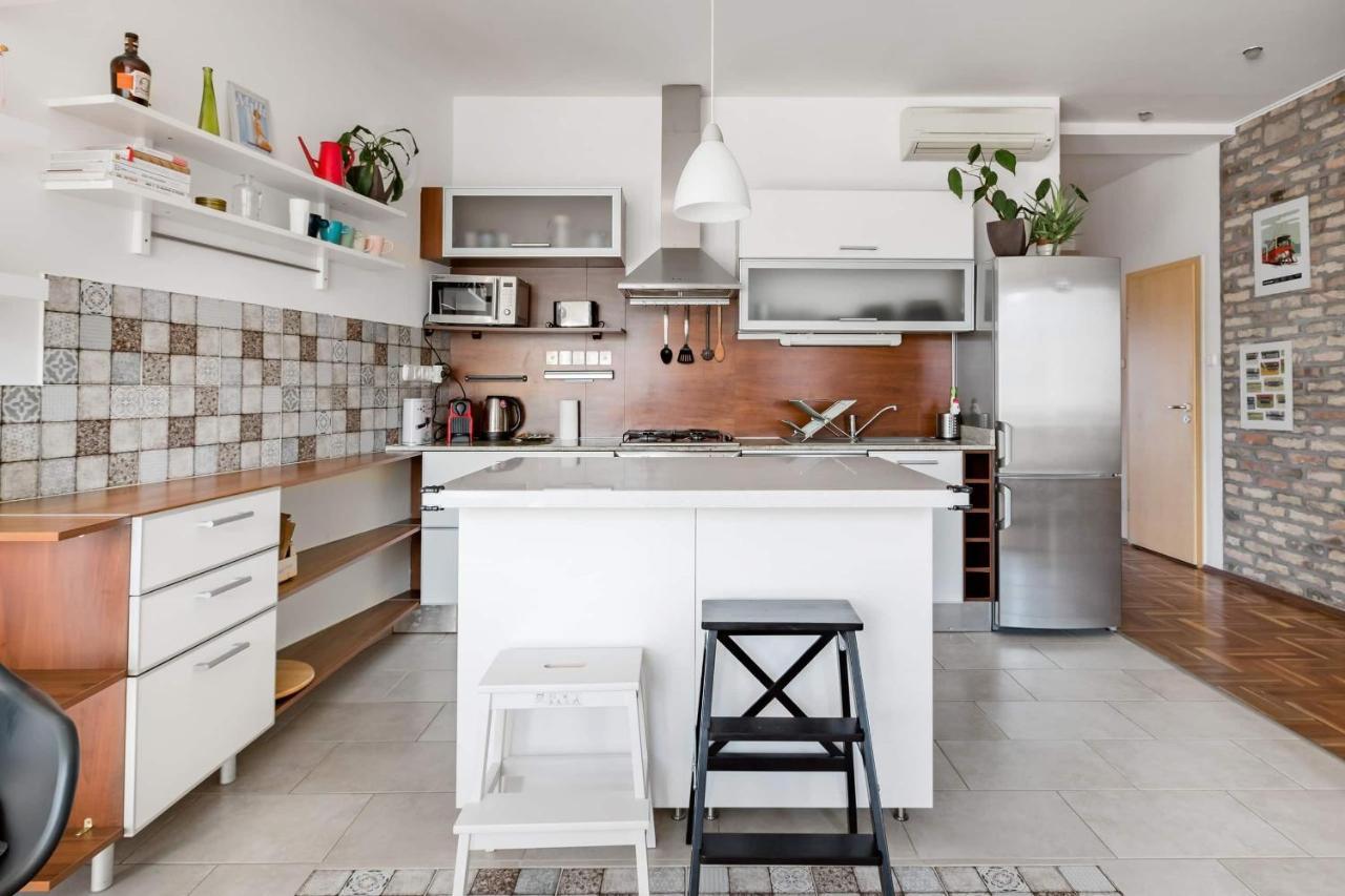 Relax Into Loft Living At A Light-Filled City Escape Budapeşte Dış mekan fotoğraf